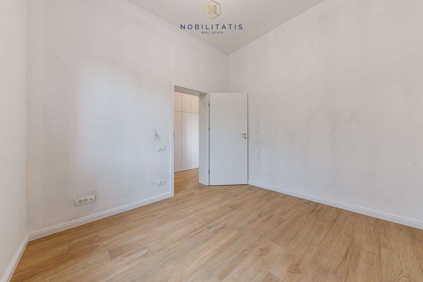 Duplex de vanzare la liziera padurii - 130 mp, 4 bai & 4 dormitoare - Poză 33