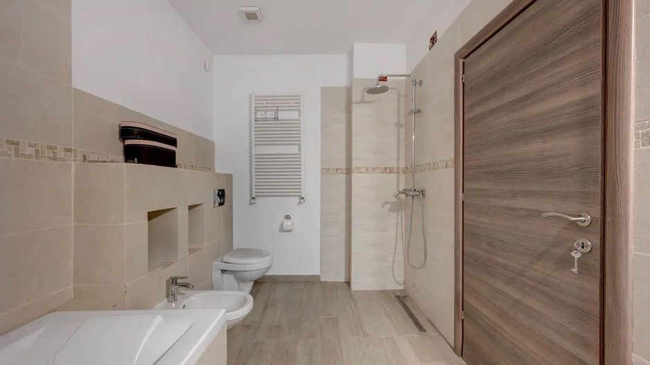 URGENT!, IMOBIL INDEPENDENT, 1260 MP, CURTE, LOCUIT/BIROURI,NEGOCIABIL - Poză 3