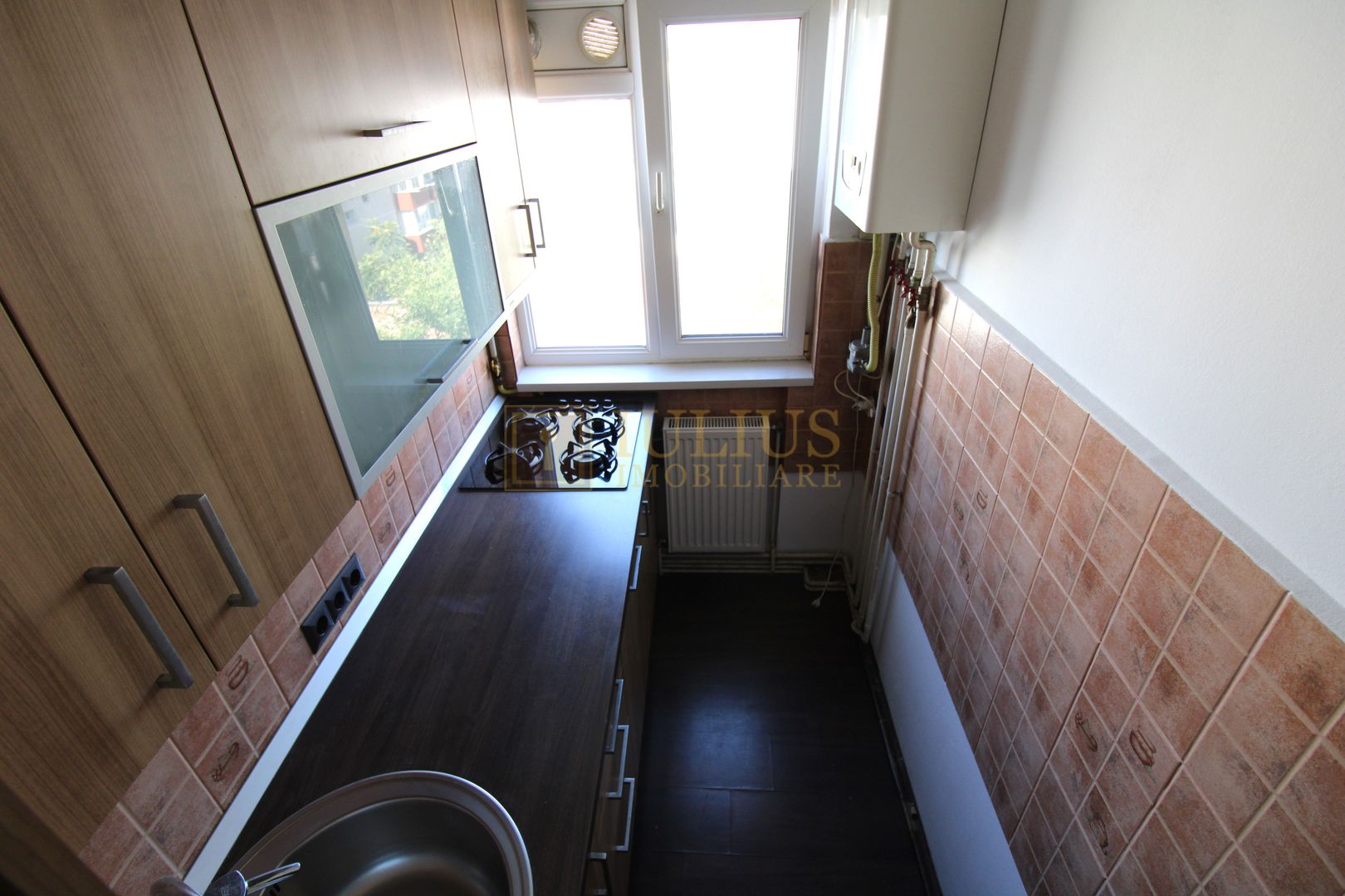 2 camere, centrala proprie, aer conditionat. - Poză 1