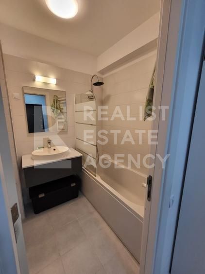 Studio semidecomandat cu zonă de dormit separată + parcare subterană - Poză 10