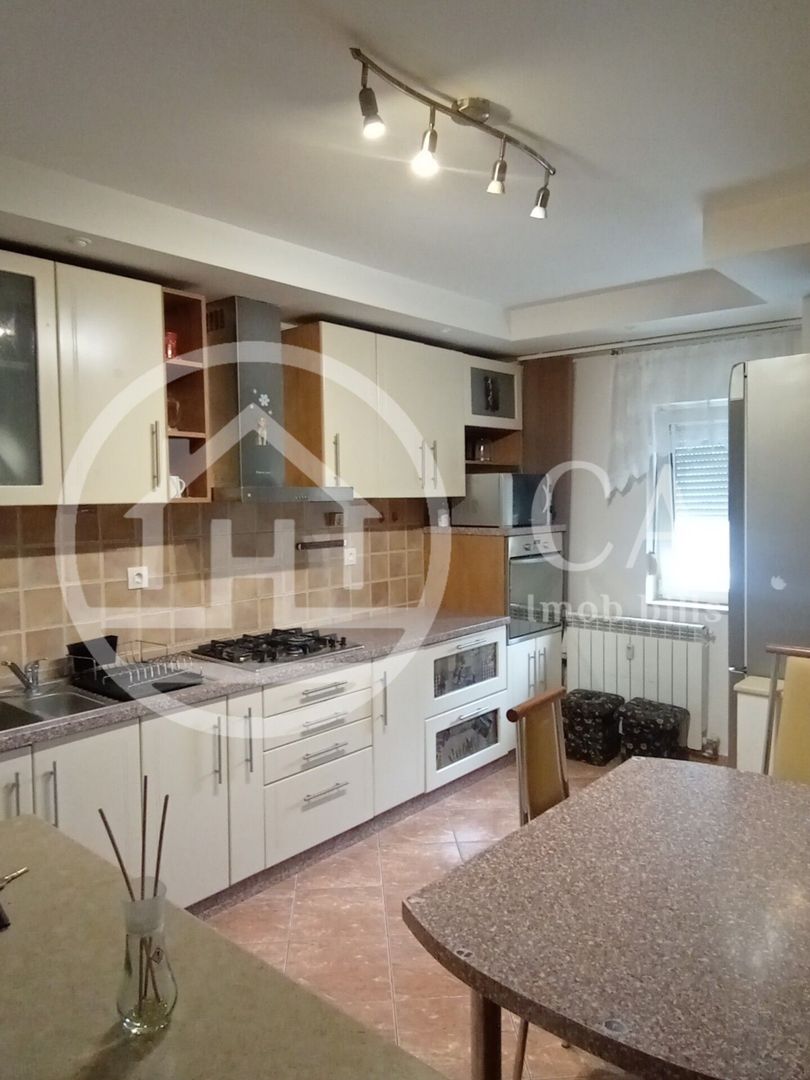 Apartament cu 3 camere de vanzare in zona Rogerius, Oradea - Poză 6