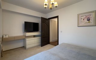 Apartament cu 3 camere, Parcare, P-ta Cipariu  zona Central - Poză 14