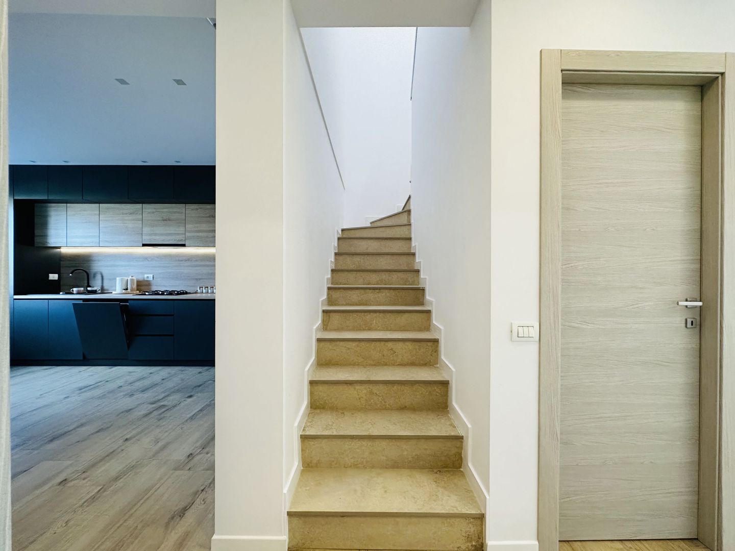 INCHIRIAT - Casa Segmentul Lux - 3 dormitoare & dressing - Prima Inchiriere - Poză 9