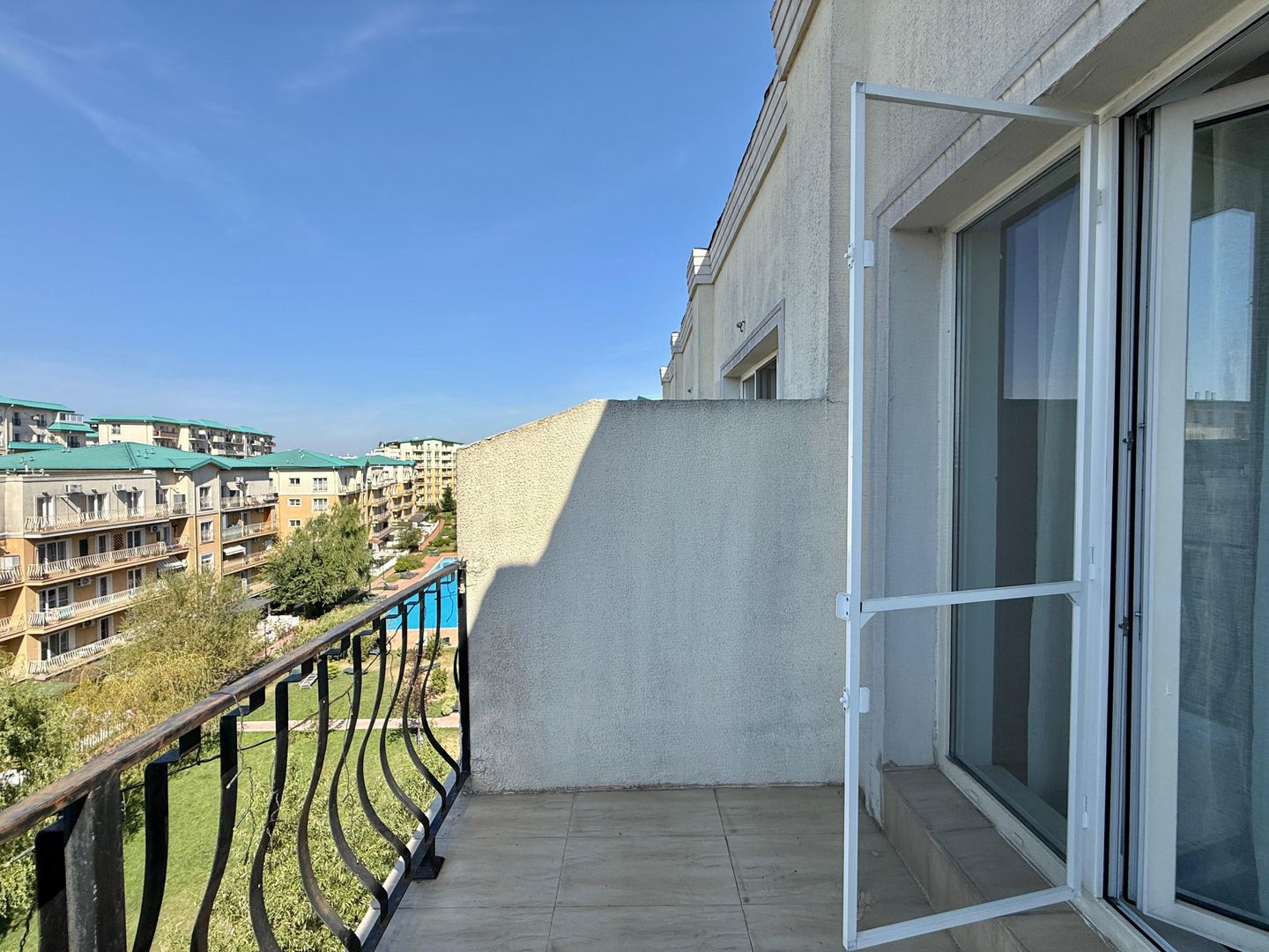 COSMOPOLIS - Apartament cu 3 camere, mobilat si utilat + 2 parcari - Poză 14