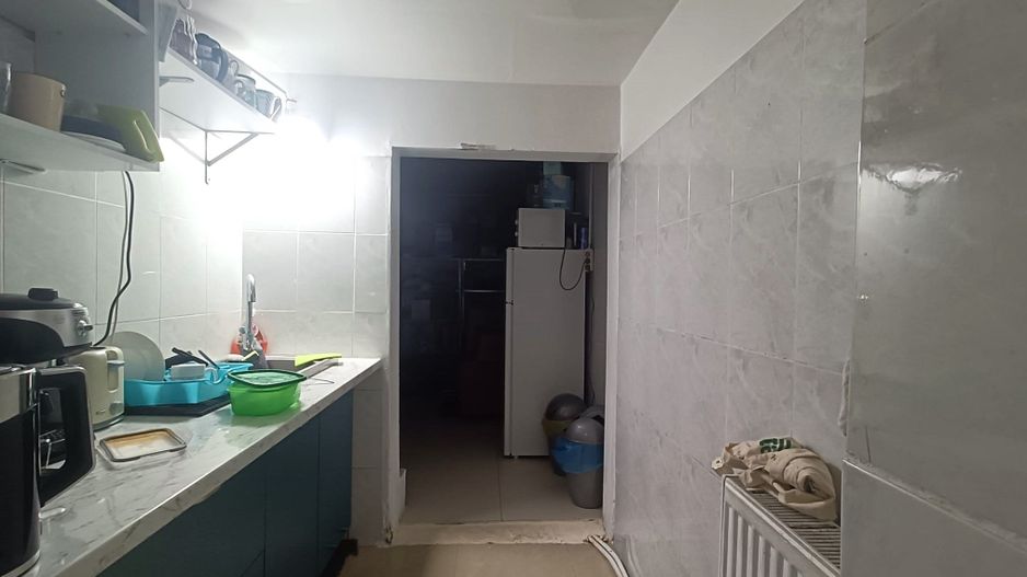Spatiu de birou la casa cu parcari - Poză 4
