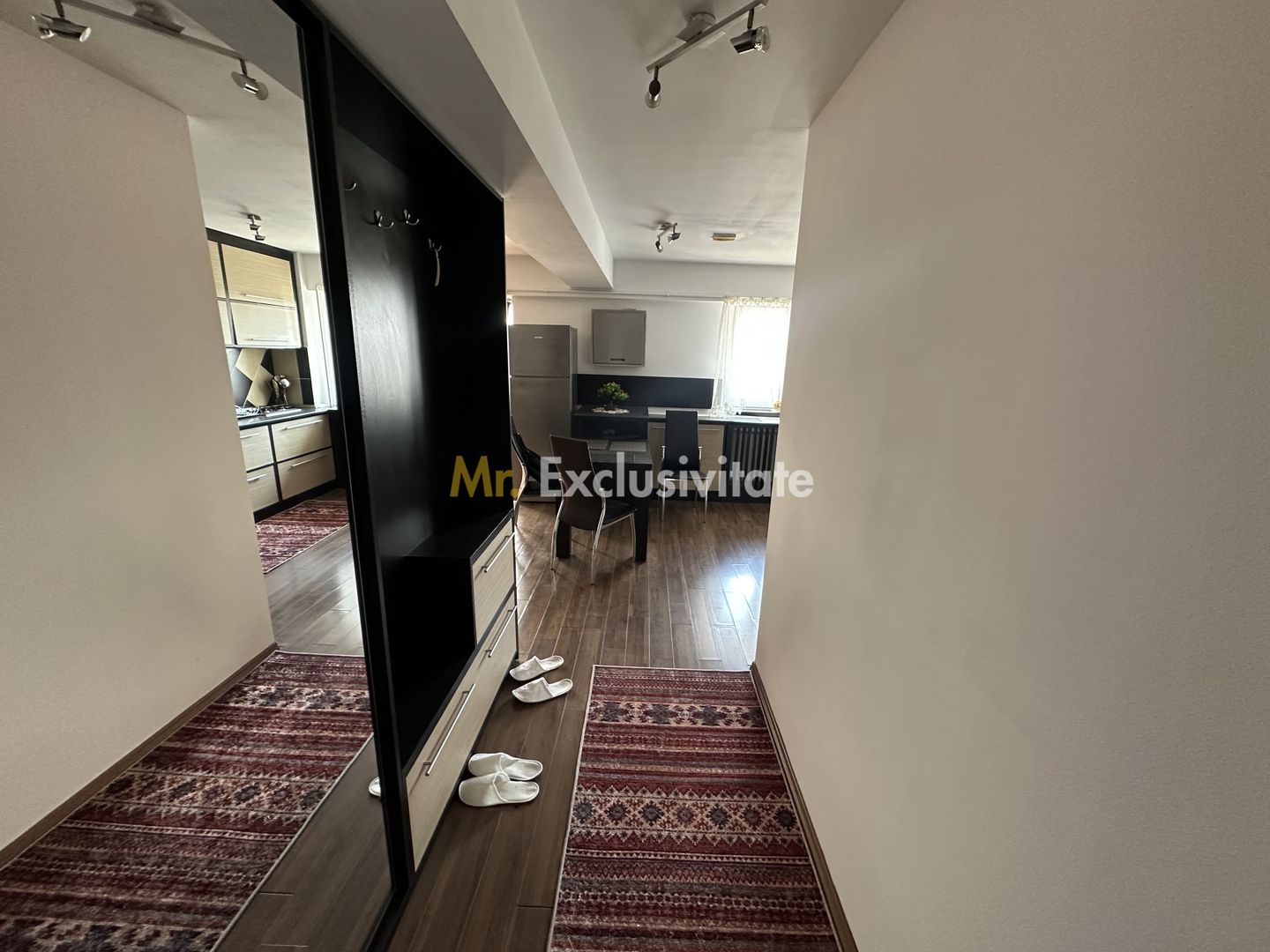 GARSONIERĂ DE ÎNCHIRIAT | CALEA BUCUREȘTI - Poză 2
