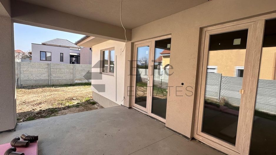 Casă de vânzare cu 4 camere în Sânmartin, Bihor - Poză 8