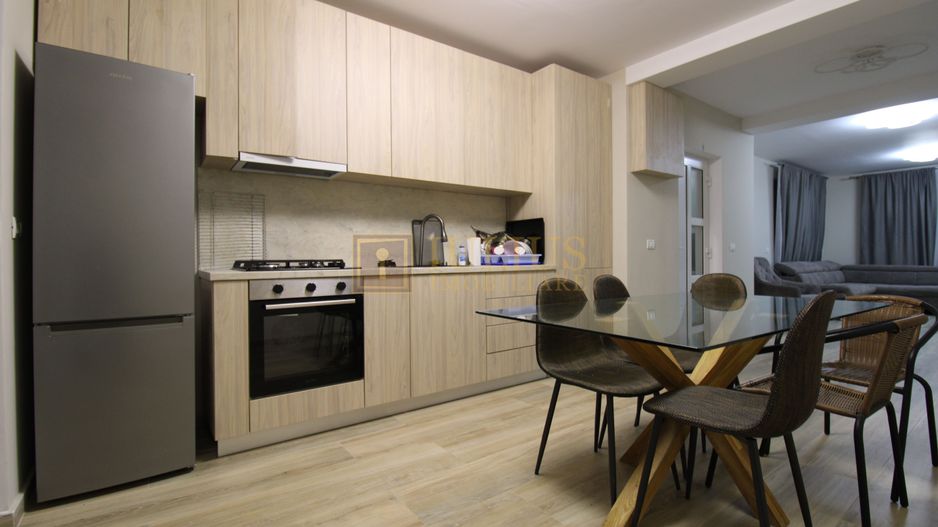 Casa in Ghiroda, 5 camere, 2 bai. - Poză 3