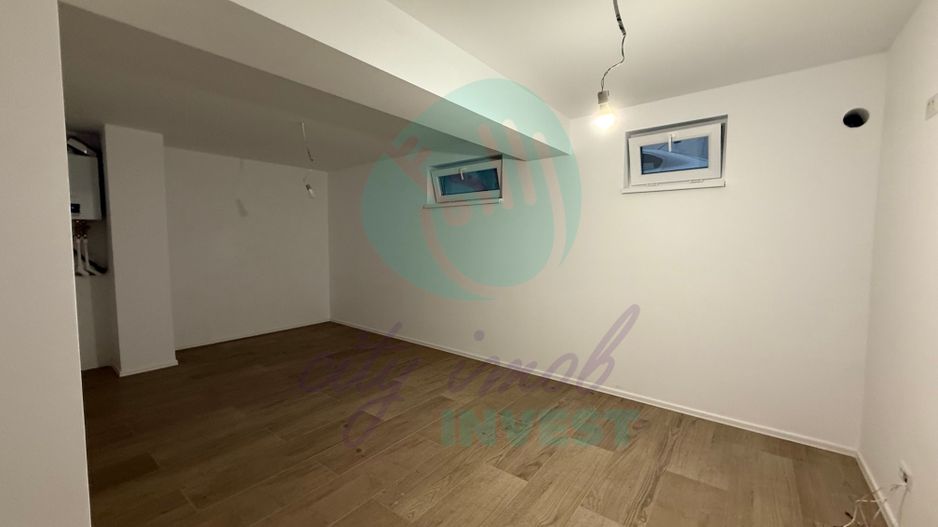 3 camere - ideale pentru activitati sau investitie - Poză 4