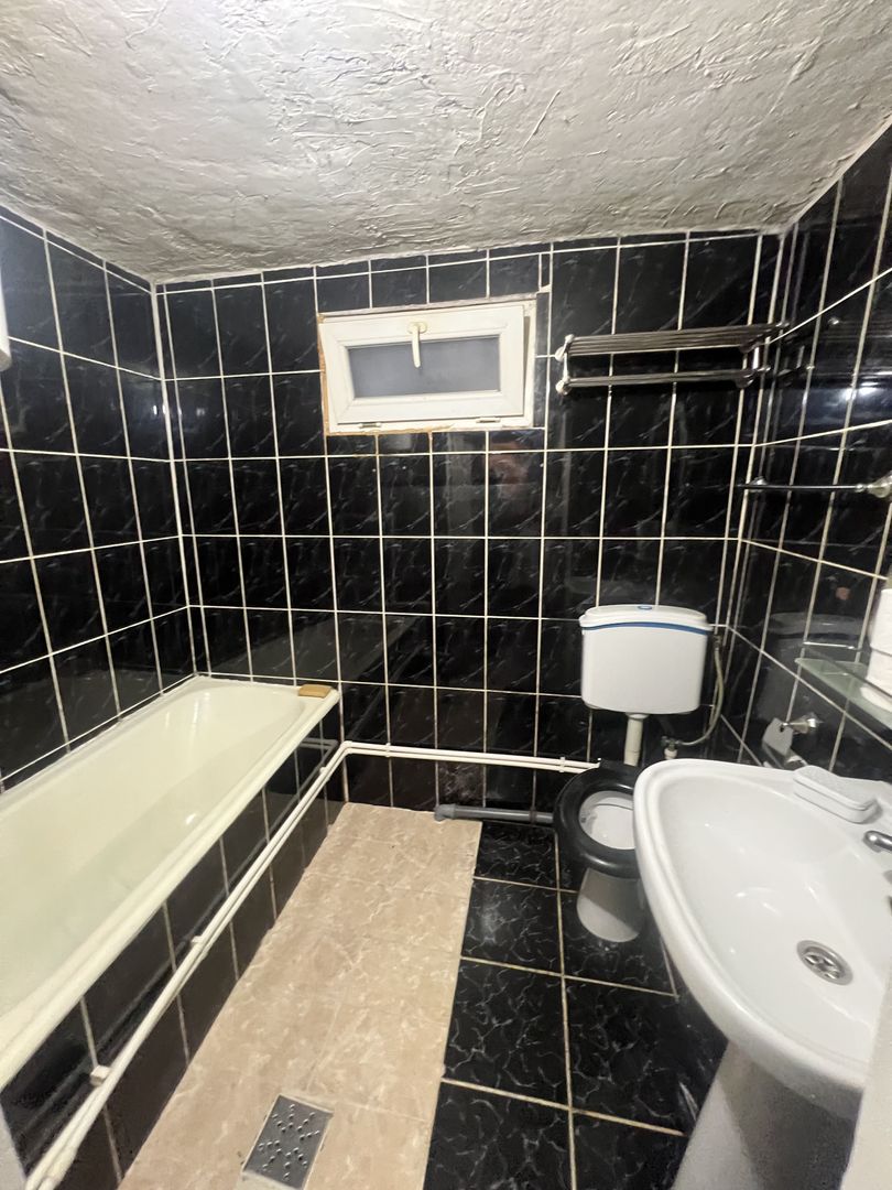 vand casa in Schela,gaz la poarta - Poză 5