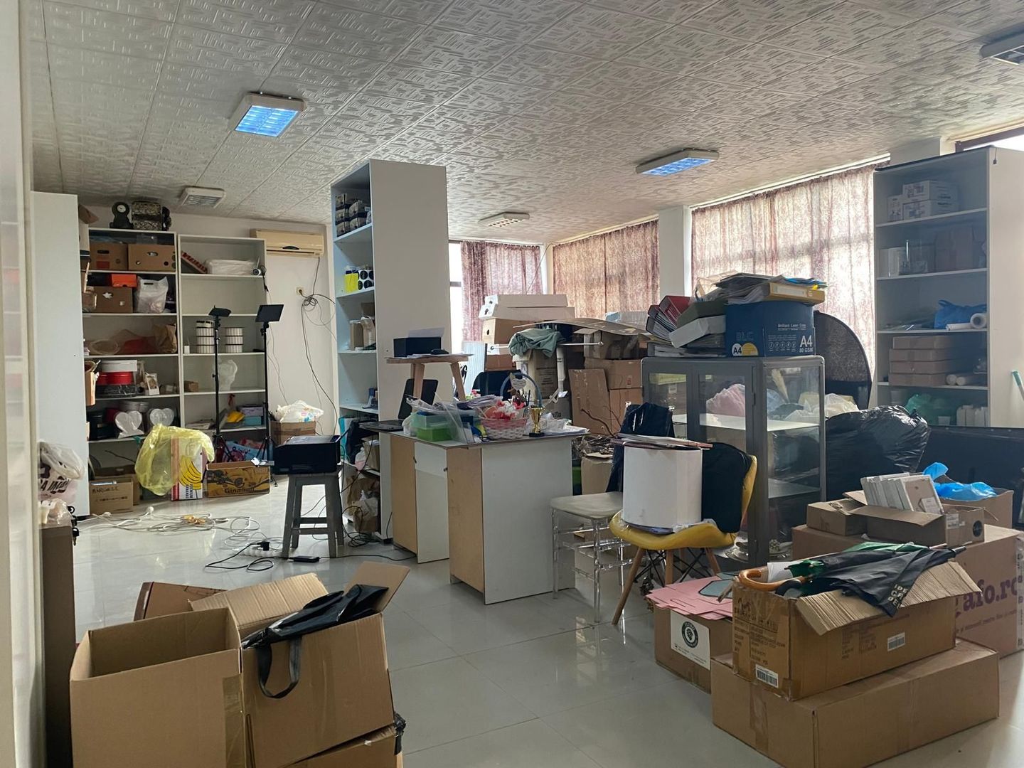 Spațiu comercial de închiriat, stradal - Târgoviște - M3 - Poză 2