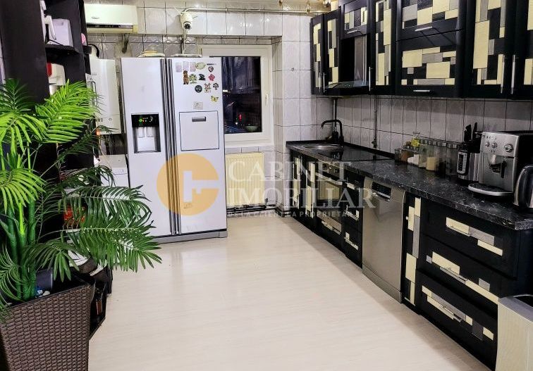 Apartament 3 Camere Decomandat Renovat Cug Rond Vechi - Poză 4