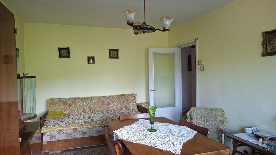 Apartament cu 4 camere de vanzare/centru Turda - Poză 2
