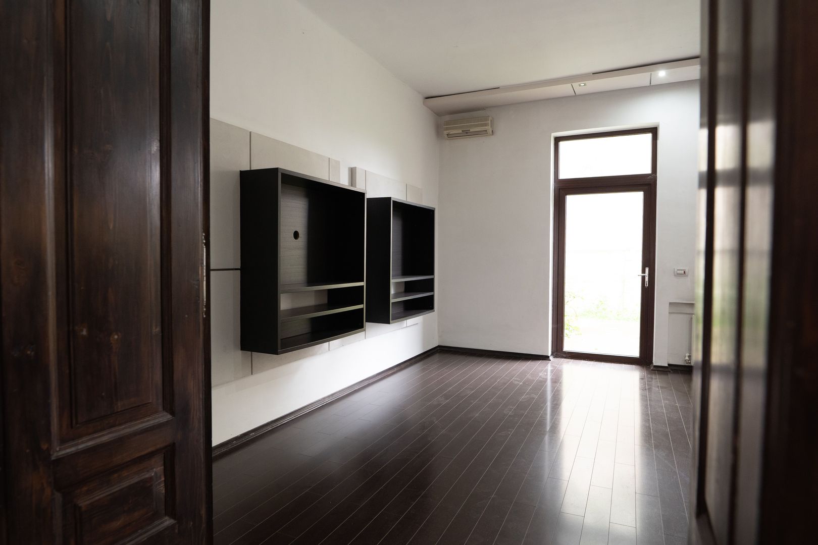 De vanzare Cladire bloc Istoric Central Arad D+P+E+M curte proprie - Poză 5