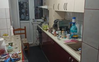 Apartament 3 camere de vânzare – Micro 13B,et 2 - Poză 2