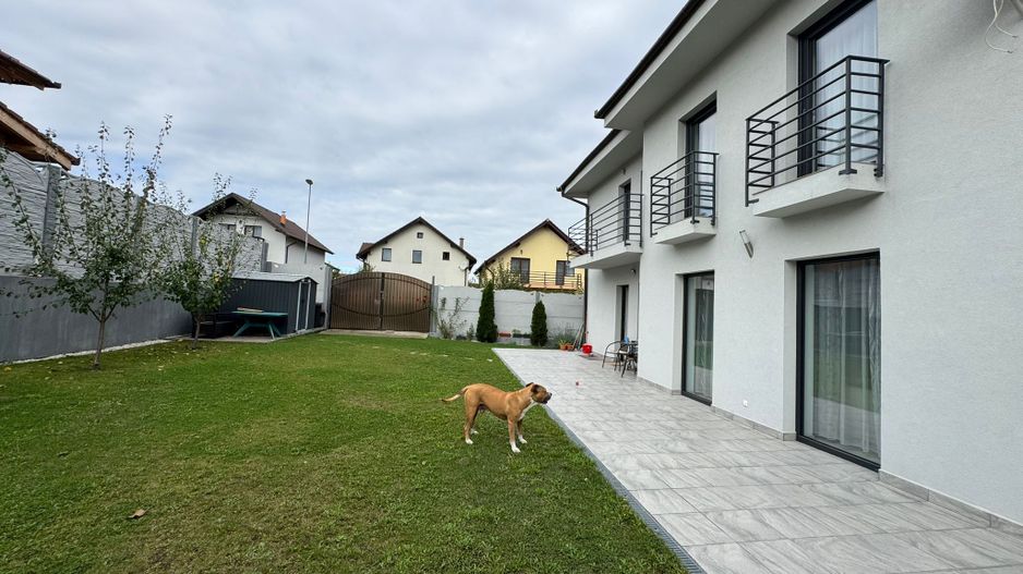 Casa superba , 5 camere si garaj ,Sura Mica, Sibiu - Poză 3