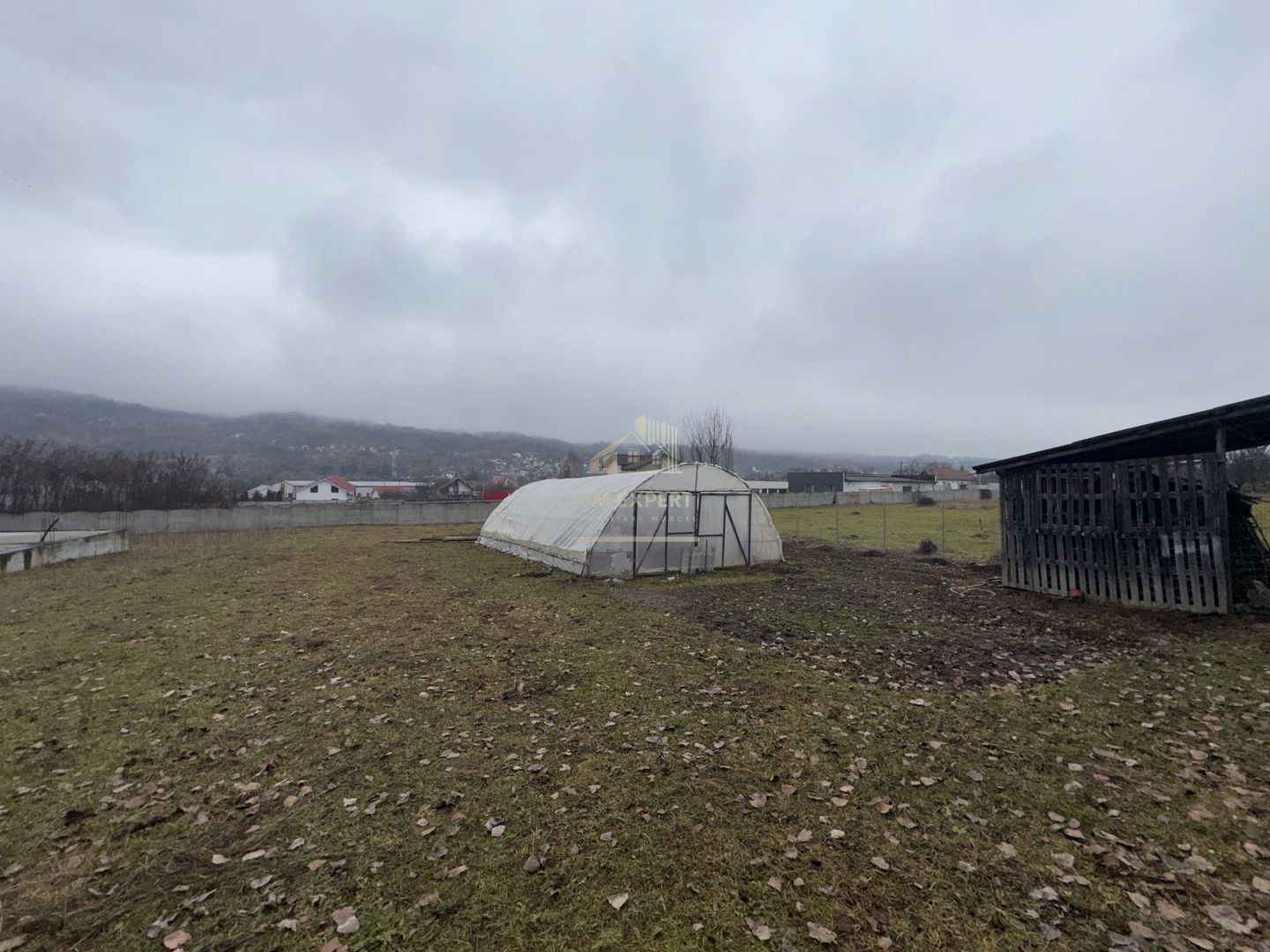 TEREN INTRAVILAN 2200 MP CAMPULUNG ARGES - Poză 15