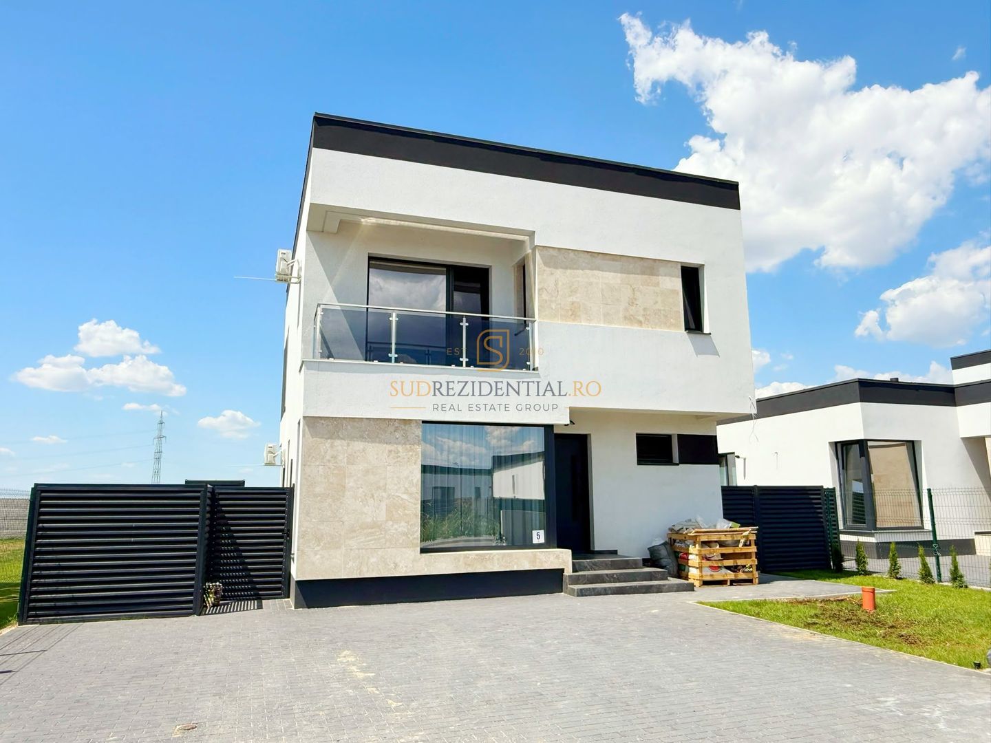 Vila individuala / 4 Camere / 3 Bai / Ansamblu rezidential - Poză 1
