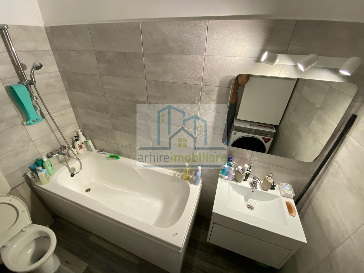 Apartament 3 camere decomandat zona Trapezului - Poză 7