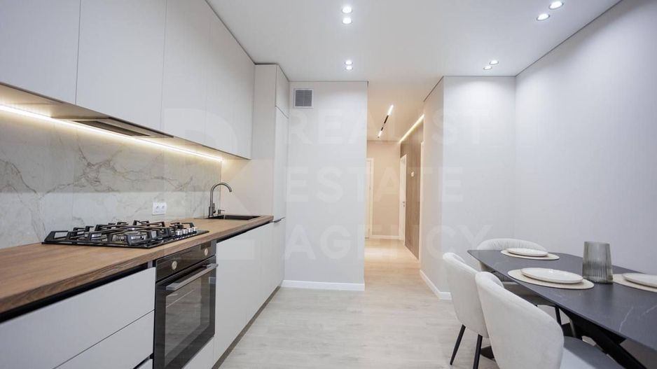 Vânzare, apartament, 2 odăi + living, str. Ion Buzdugan, Buiucani - Poză 5