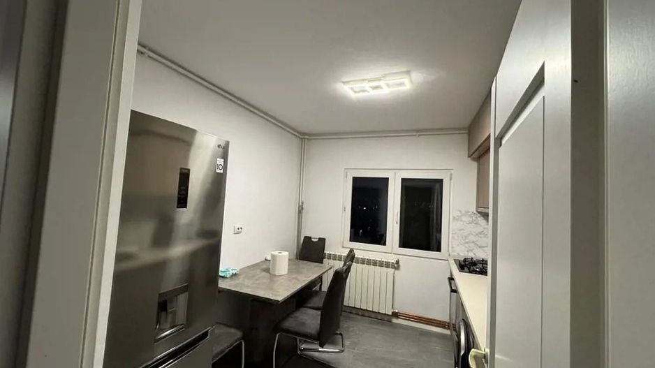 AP. 2 CAMERE MILITARI, BUCATARIE INCHISA, CENTRALA, METROU 3 MIN - Poză 3