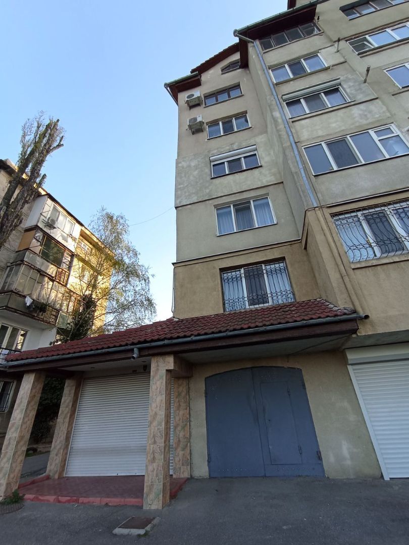 Vânzare oficii la parter, 200mp, perfect pentru magazin, atelier, frizerie, salon cosmetologic, masaj, dentist - Poză 2