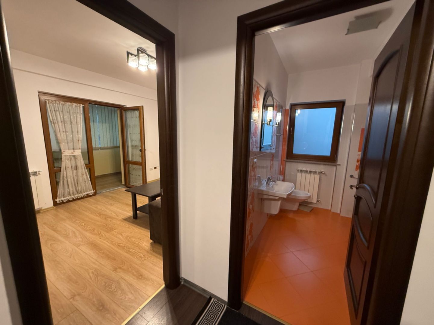 Apartament 3 camere de închiriat | Zonă centrală | Etaj 1 - Poză 2