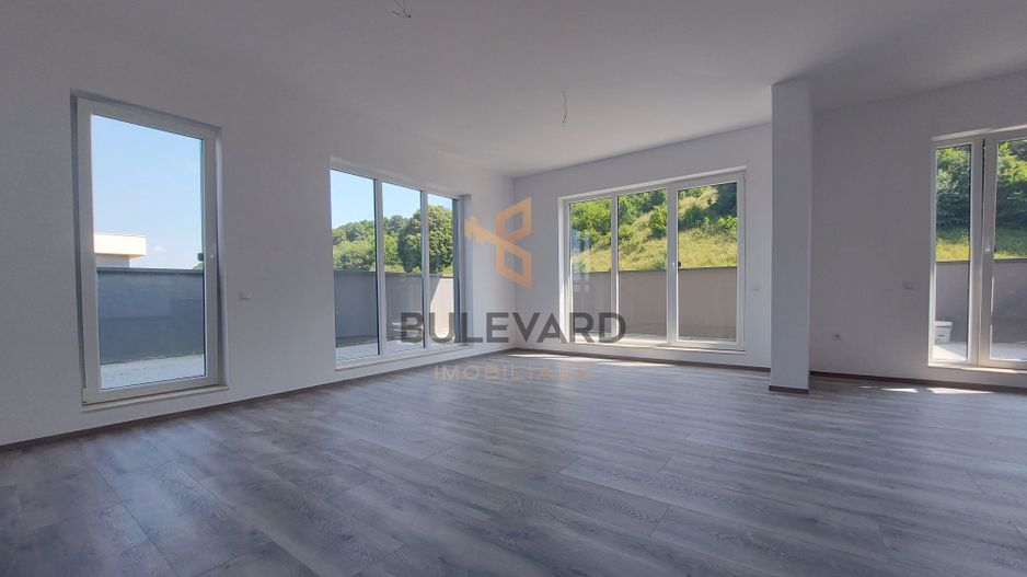 Penthouse cu terasa de 67 mp+parcare subterana! - Poză 1