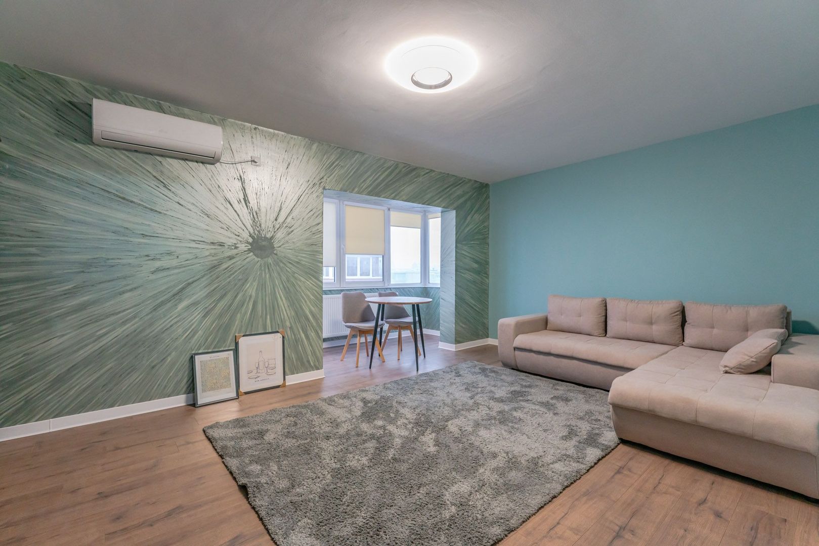 Chirie 2 camere Astra Brașov: 57 mp, AC și două balcoane închise - Poză 2