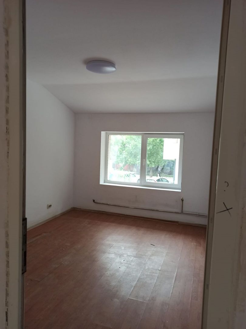 Spatiu, supr 11 mp, 1 minut metrou, pentru birou/cursuri/ateliere - Poză 6