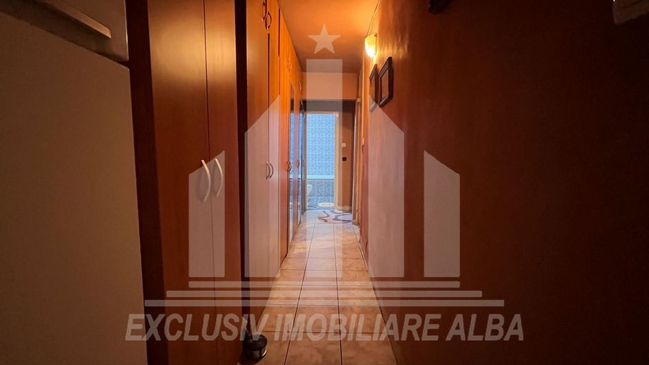 Apartament 3 camere de vanzare, decomandat, zona Cetate-Kaufland - Poză 3