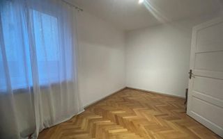 Apartament de vanzare cu 3 camere, balcon, etaj 1 -Zona Calea Dumbravii - Poză 10