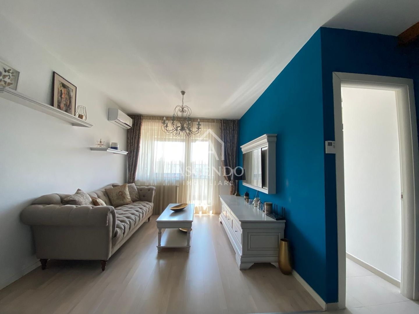 Apartament 3 camere, 2 bai premium mobilat lux , cu parcare inclusă - Poză 2