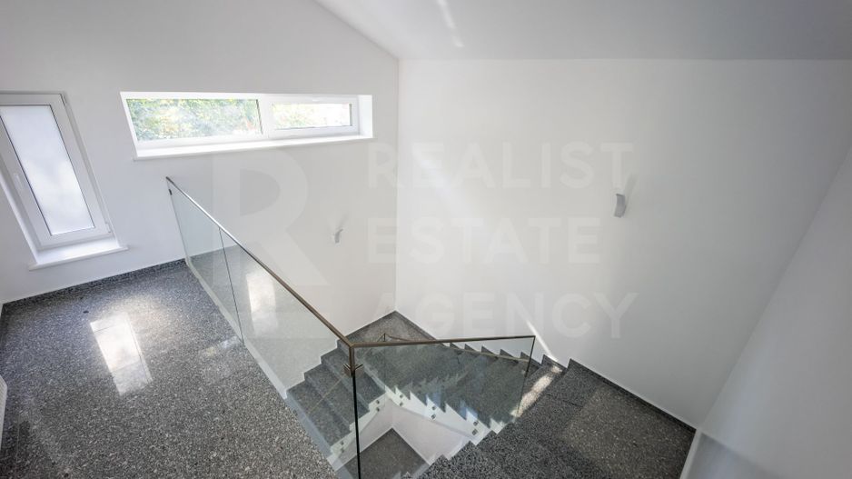 Vânzare spațiu comercial  Centru de 451,6 mp, amplasat pe teren privat - Poză 40