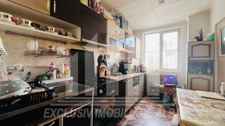 Apartament cu 3 camere, etaj 2, Cetate - Poză 2