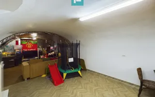 Casă la curte comună, zonă ultracentrală - Poză 13