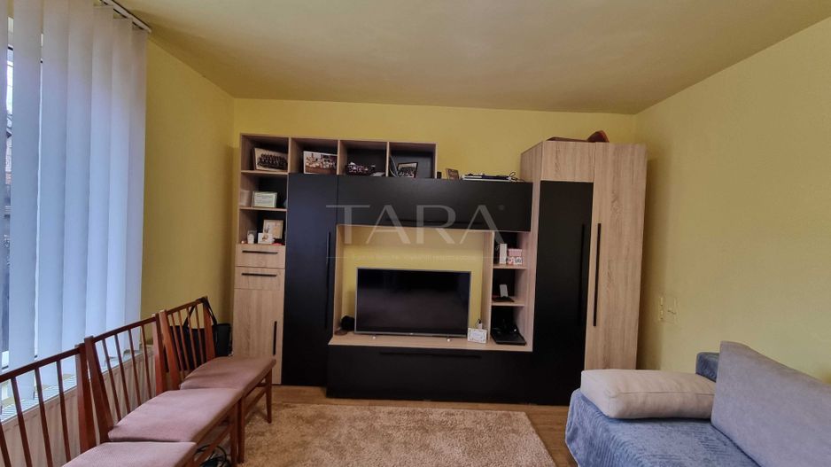 Casă / Vilă cu 4 camere de vânzare în zona Campului - Poză 2