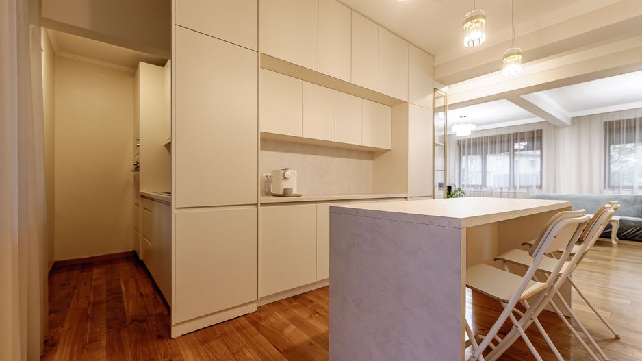 Vilă exclusivistă pe malul Mureșului – design modern si teren generos - Poză 4