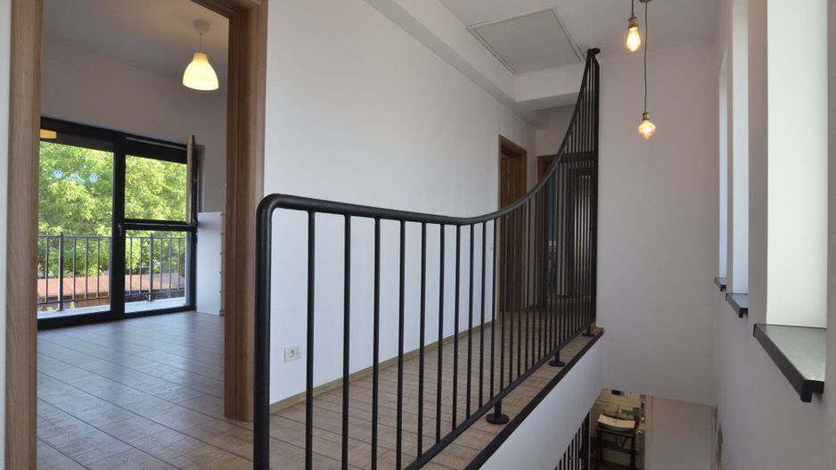 Inchiriem vila spatioasa singur in curte zona Tunari - Poză 13