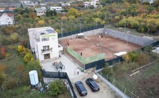 Baza de tenis si constructie moderna - Poză 30