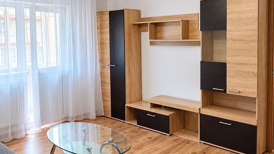 Apartament renovat cu 2 camere și balcon – zona Lugojului - Poză 1