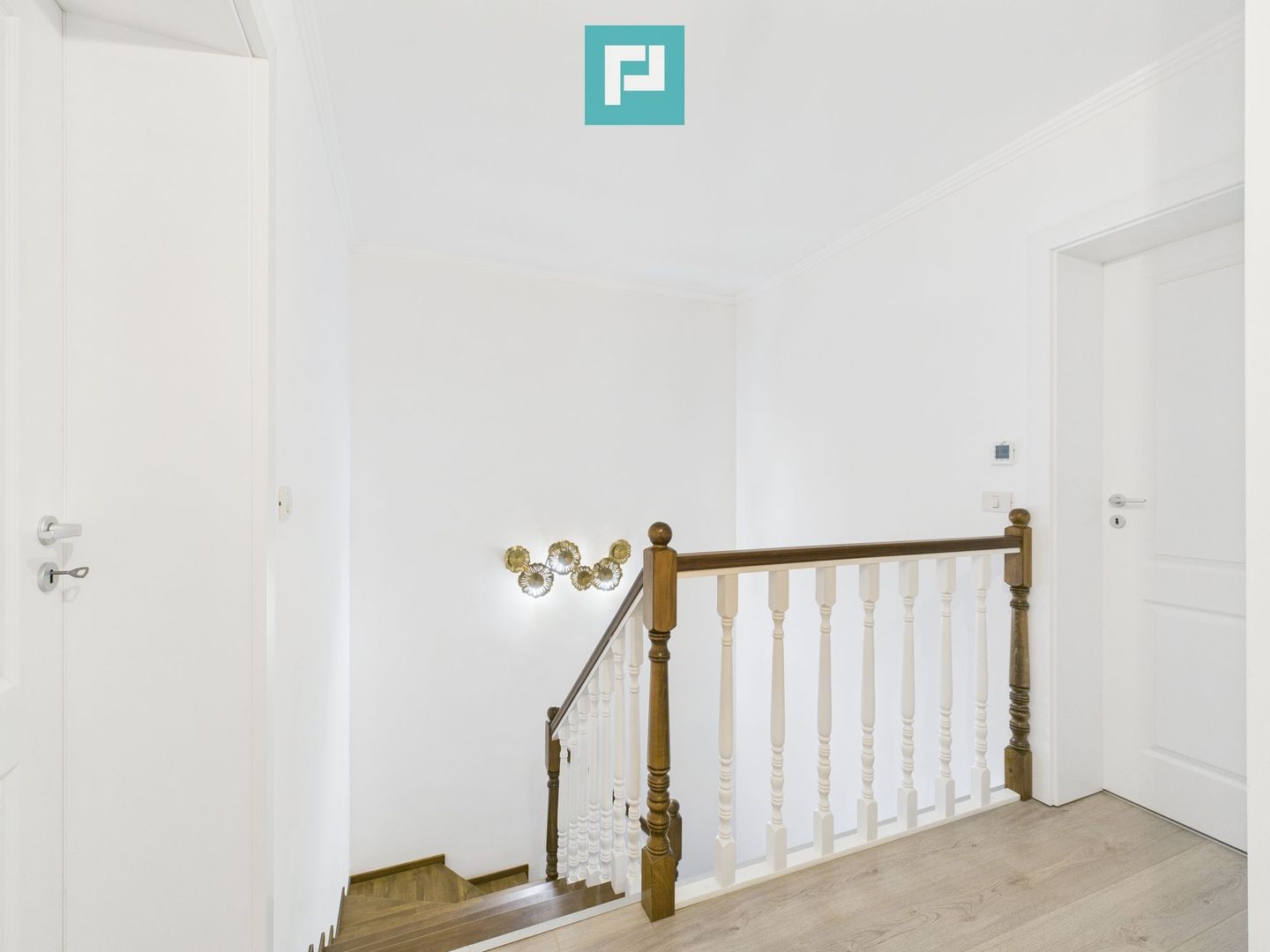 Casă cu 4 camere în Dumbrăvița, langă pădure - Poză 23