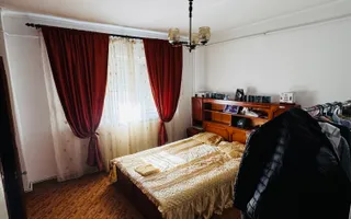 3 decomandate, centrala, 1 Mai - 110 000 Euro - Poză 20