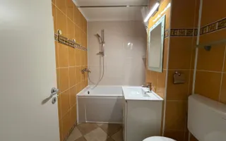 2 camere | centrala proprie | etaj intermediar | zona excelenta | - Poză 11