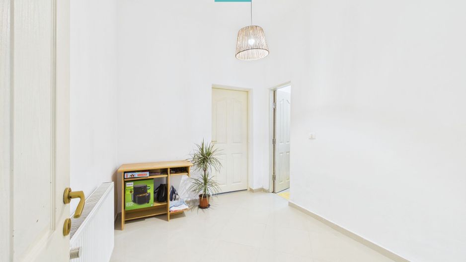 Casa cu 6 camere in Parneava - Poză 10