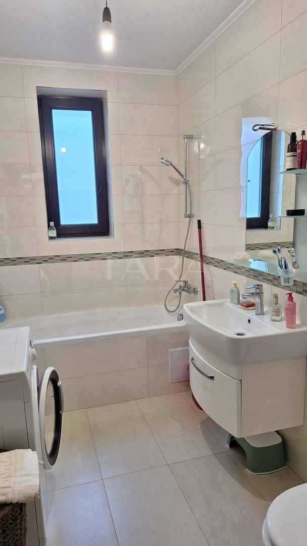 EXCLUSIVITATE. Apartament în vilă cu terasă spectaculoasă în Europa. - Poză 7