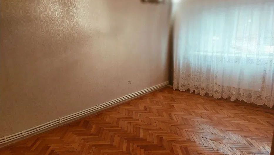 Apartament 3 camere dec,Micro 20,et 2 - Poză 1