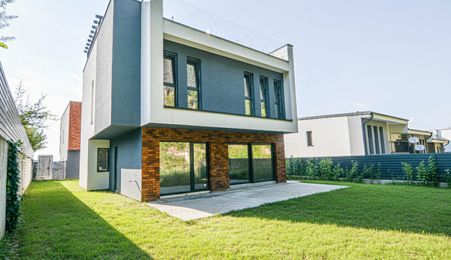 🏡 Casă Individuală Modernă cu Panoramă Superbă in Florești, zona VIVO