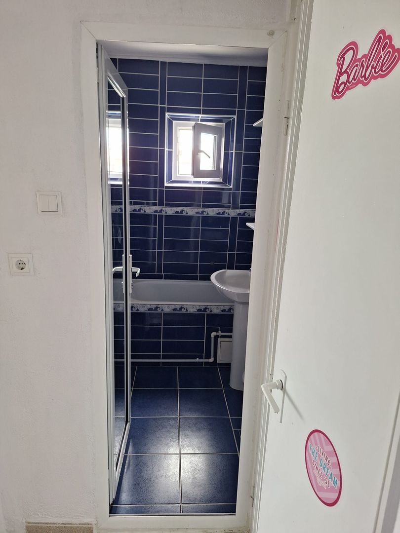 Regim hotelier, 2 camere, Micro 17, 200 lei/noapte - Poză 10