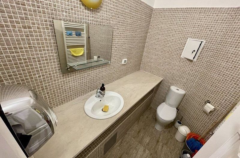 Spatiu birou in cladire istorica restaurata - Poză 13